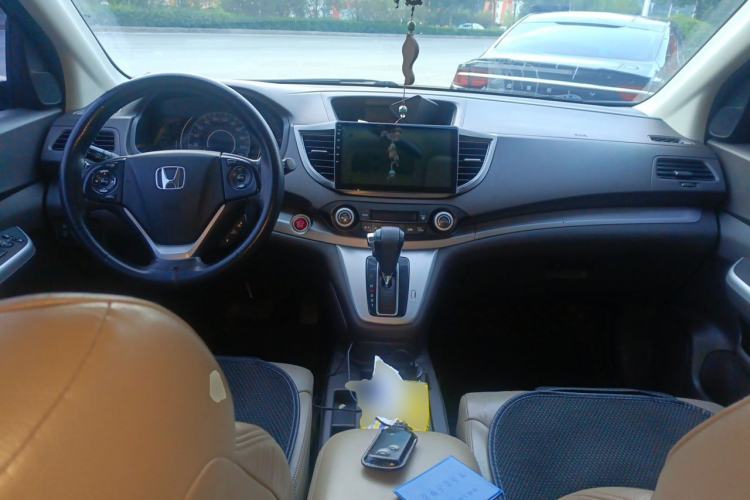 Used Honda CR-V 2012 2.4L four-wheel drive luxury version Center Console