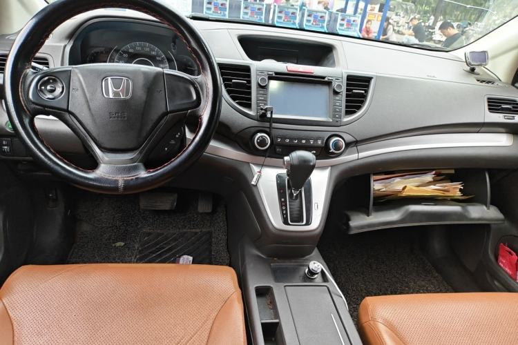 Used Honda CR-V 2012 2.0L two-wheel drive urban version Center Console