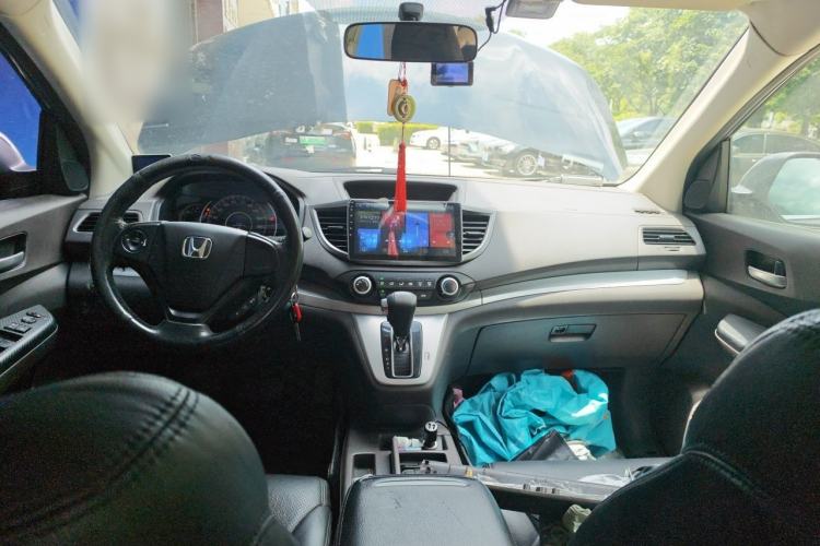 Used Honda CR-V 2012 2.0L two-wheel drive urban version Center Console