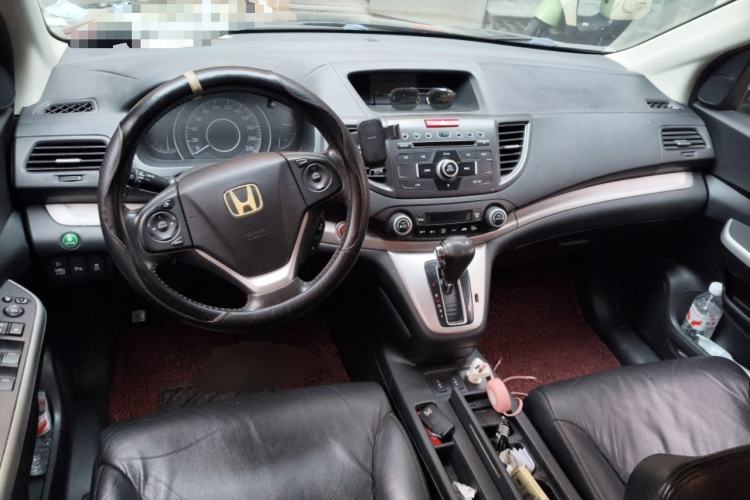 Used Honda CR-V 2012 2.4L four-wheel drive luxury version Center Console