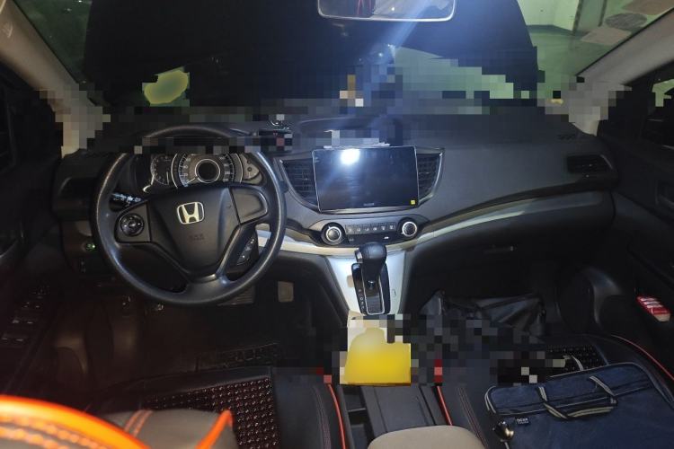 Used Honda CR-V 2012 2.0L two-wheel drive urban version Center Console