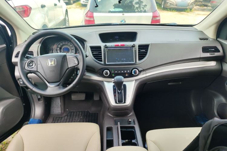 Used Honda CR-V 2012 2.0L two-wheel drive urban version Center Console