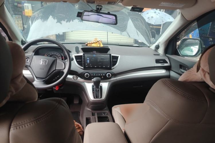 Used Honda CR-V 2012 2.0L two-wheel drive urban version Center Console