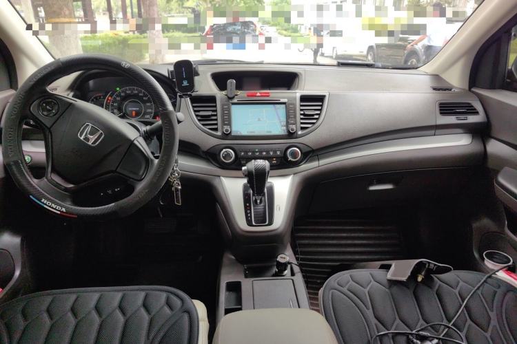 Used Honda CR-V 2012 2.0L two-wheel drive urban version Center Console