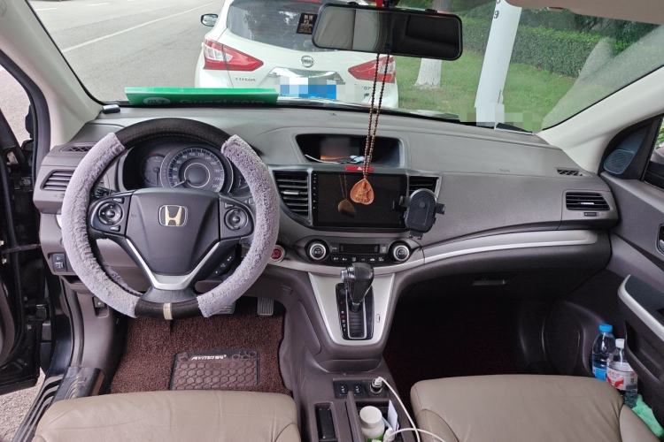 Used Honda CR-V 2012 2.4L four-wheel drive luxury version Center Console