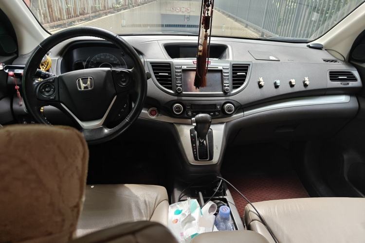 Used Honda CR-V 2012 2.4L four-wheel drive luxury version Center Console