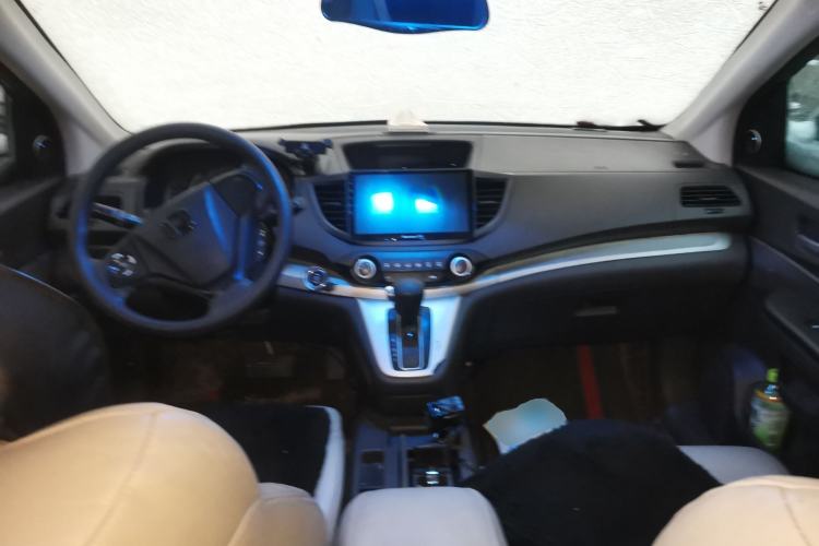 Used Honda CR-V 2012 2.0L two-wheel drive urban version Center Console