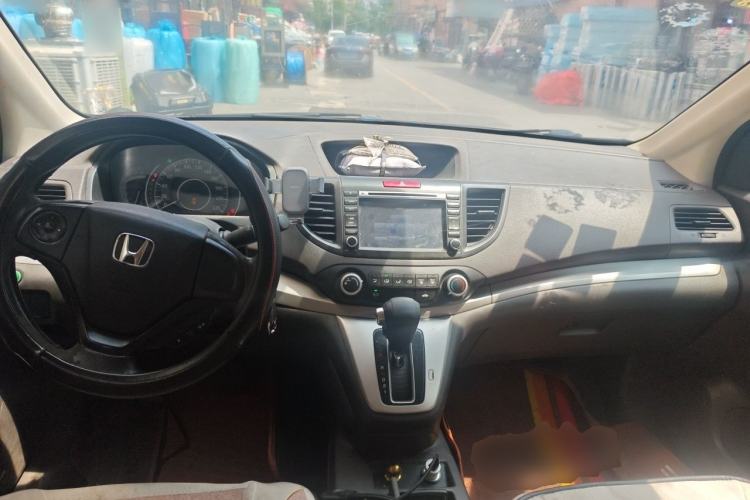 Used Honda CR-V 2012 2.0L two-wheel drive urban version Center Console