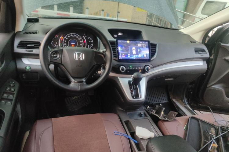 Used Honda CR-V 2012 2.0L two-wheel drive urban version Center Console