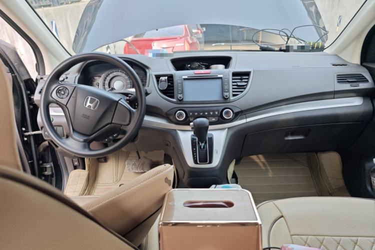 Used Honda CR-V 2012 2.0L two-wheel drive urban version Center Console