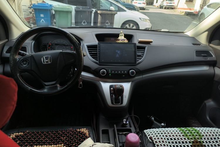 Used Honda CR-V 2012 2.0L two-wheel drive urban version Center Console