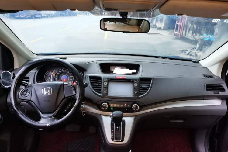 Used Honda CR-V 2012 2.0L two-wheel drive urban version Center Console