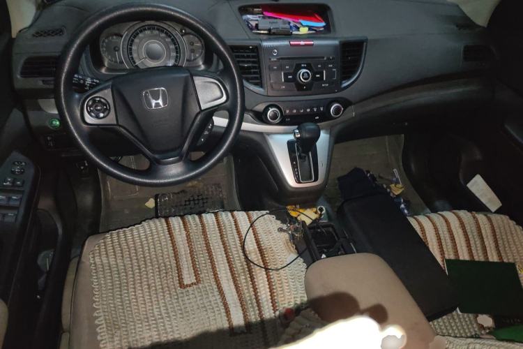 Used Honda CR-V 2012 2.0L two-wheel drive urban version Center Console