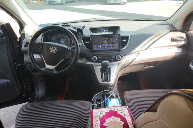 Used Honda CR-V 2012 2.4L four-wheel drive luxury version Center Console