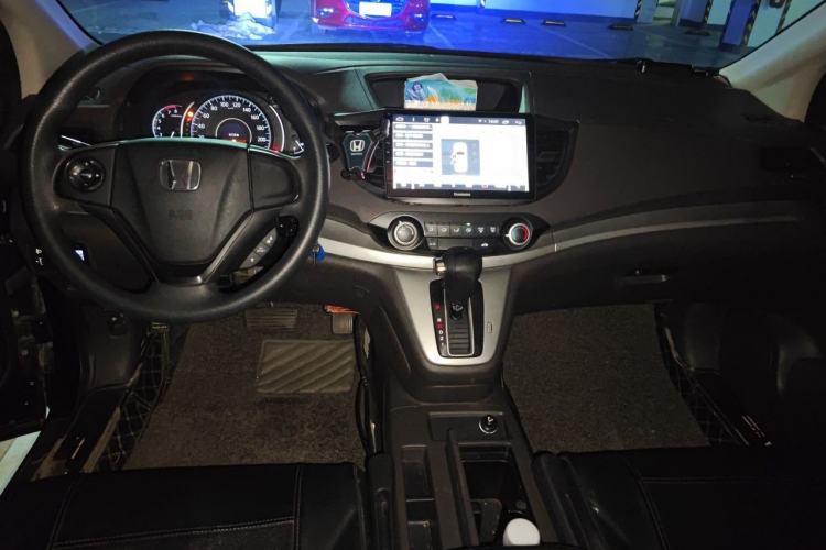 Used Honda CR-V 2012 2.0L two-wheel drive urban version Center Console