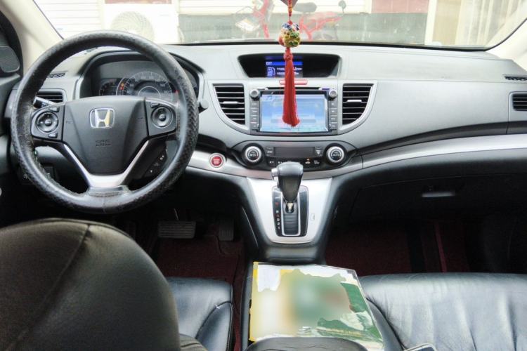 Used Honda CR-V 2012 2.4L four-wheel drive luxury version Center Console