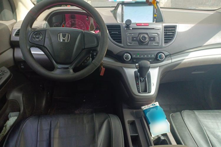 Used Honda CR-V 2012 2.0L two-wheel drive urban version Center Console
