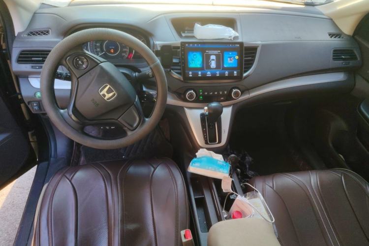 Used Honda CR-V 2012 2.0L two-wheel drive urban version Center Console