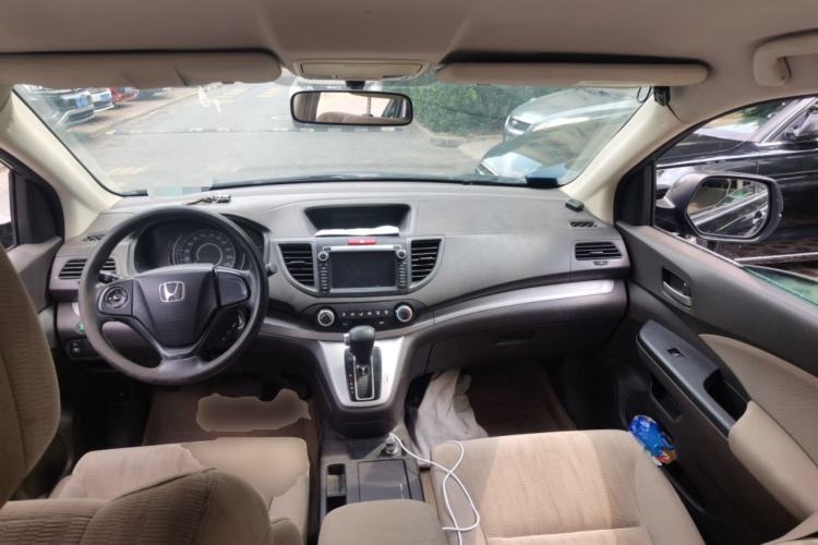 Used Honda CR-V 2012 2.0L two-wheel drive urban version Center Console