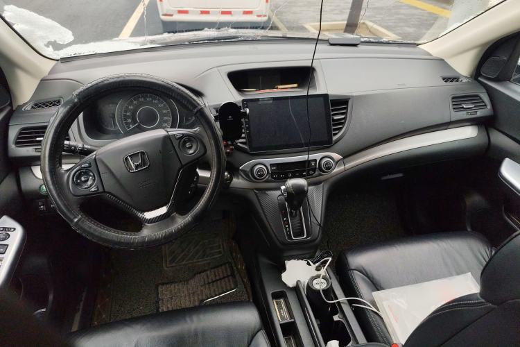 Used Honda CR-V 2012 2.4L four-wheel drive luxury version Center Console