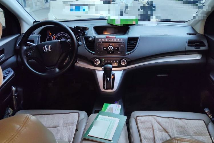Used Honda CR-V 2012 2.0L two-wheel drive urban version Center Console