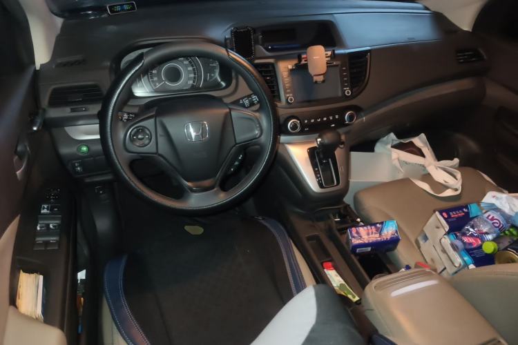 Used Honda CR-V 2012 2.0L two-wheel drive urban version Center Console