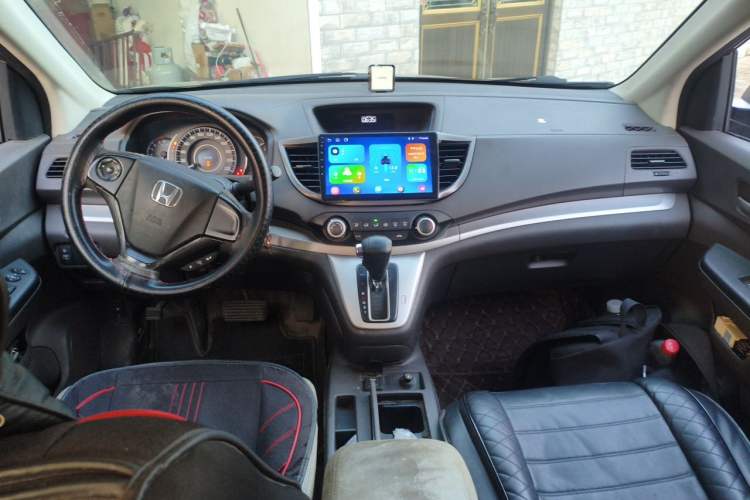 Used Honda CR-V 2012 2.0L two-wheel drive urban version Center Console