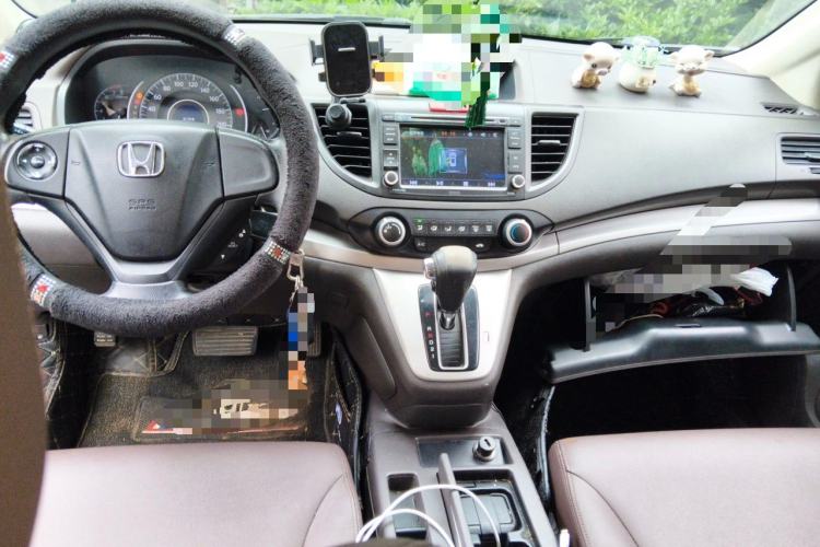 Used Honda CR-V 2012 2.0L two-wheel drive urban version Center Console