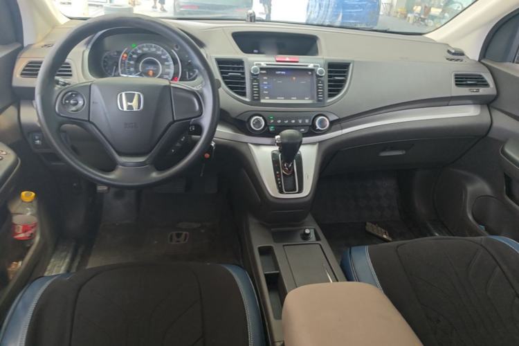 Used Honda CR-V 2012 2.0L two-wheel drive urban version Center Console