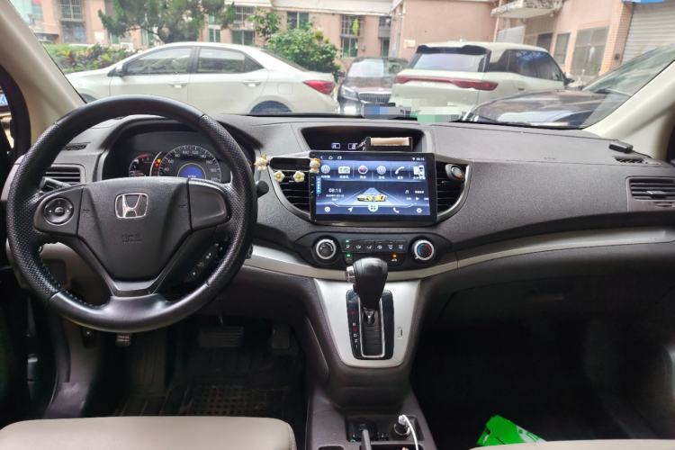 Used Honda CR-V 2012 2.0L two-wheel drive urban version Center Console