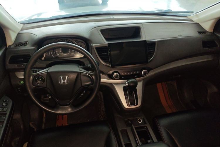 Used Honda CR-V 2012 2.0L two-wheel drive urban version Center Console