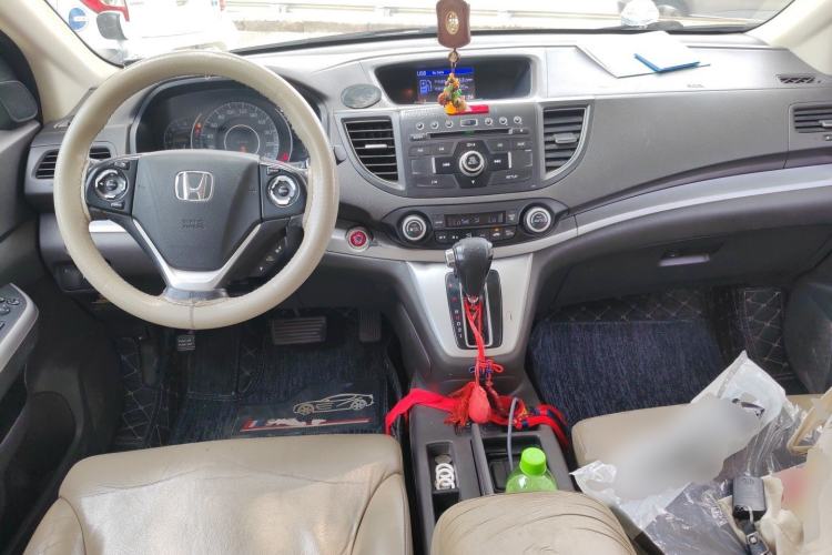 Used Honda CR-V 2012 2.4L four-wheel drive luxury version Center Console