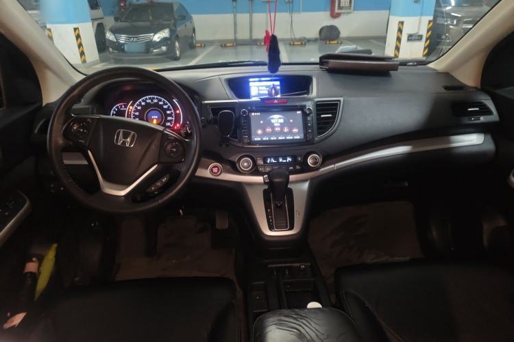 Used Honda CR-V 2012 2.4L four-wheel drive luxury version Center Console