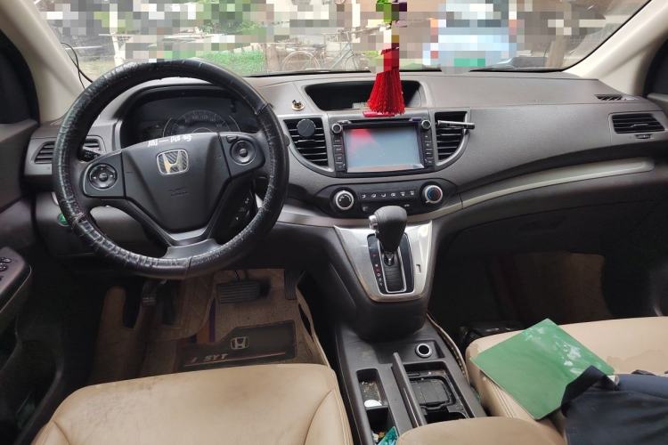 Used Honda CR-V 2012 2.0L two-wheel drive urban version Center Console