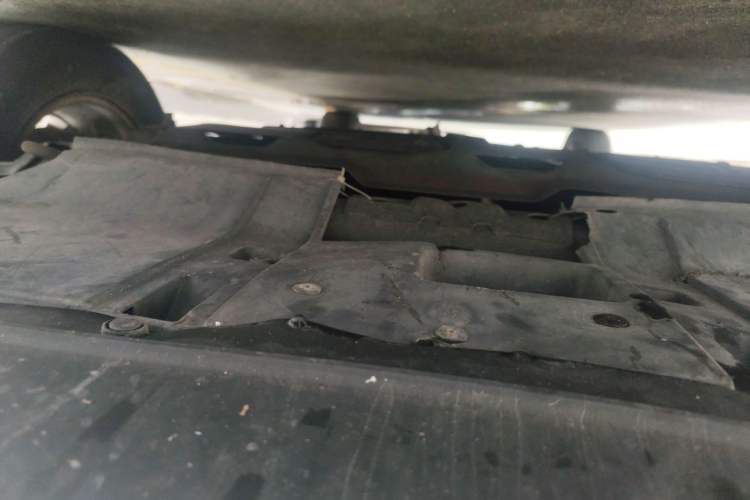 Used Honda CR-V 2012 2.4L four-wheel drive luxury version Chassis Front