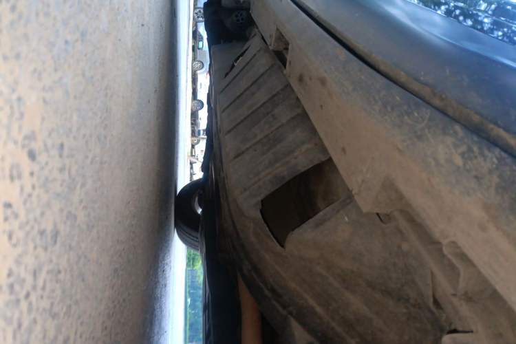 Used Honda CR-V 2012 2.4L four-wheel drive luxury version Chassis Front Right