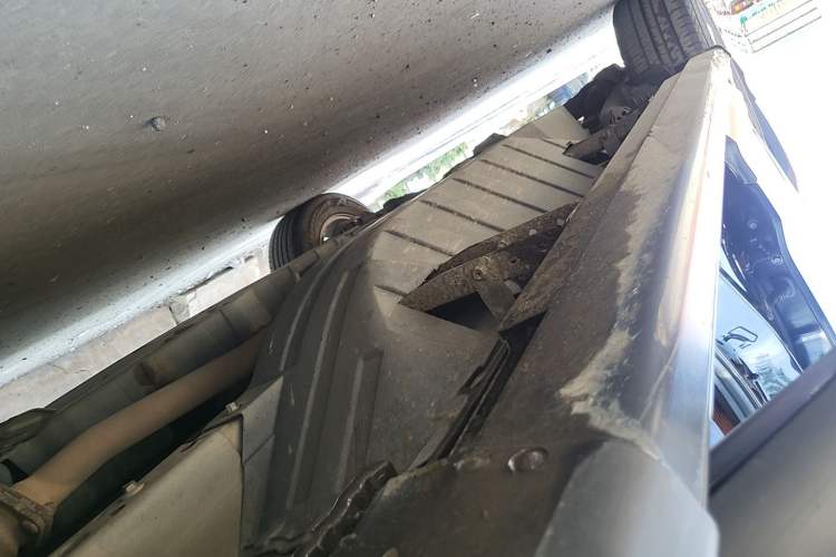 Used Honda CR-V 2012 2.4L four-wheel drive luxury version Chassis Front Right