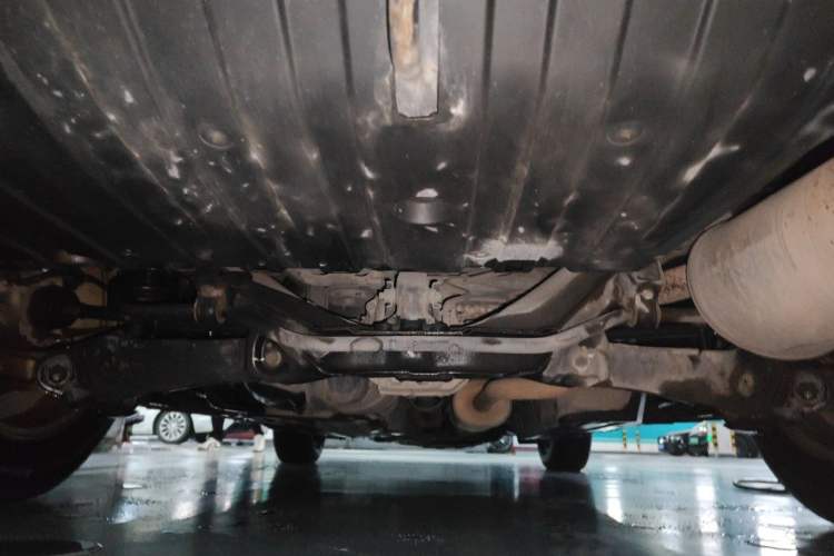 Used Honda CR-V 2012 2.4L four-wheel drive luxury version Chassis Rear