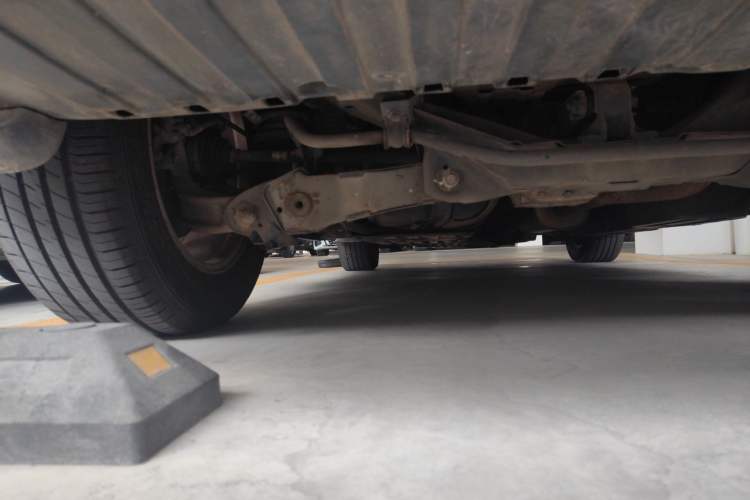 Used Honda CR-V 2012 2.4L four-wheel drive luxury version Chassis Rear