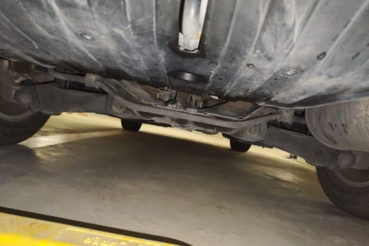 Used Honda CR-V 2012 2.4L four-wheel drive luxury version Chassis Rear
