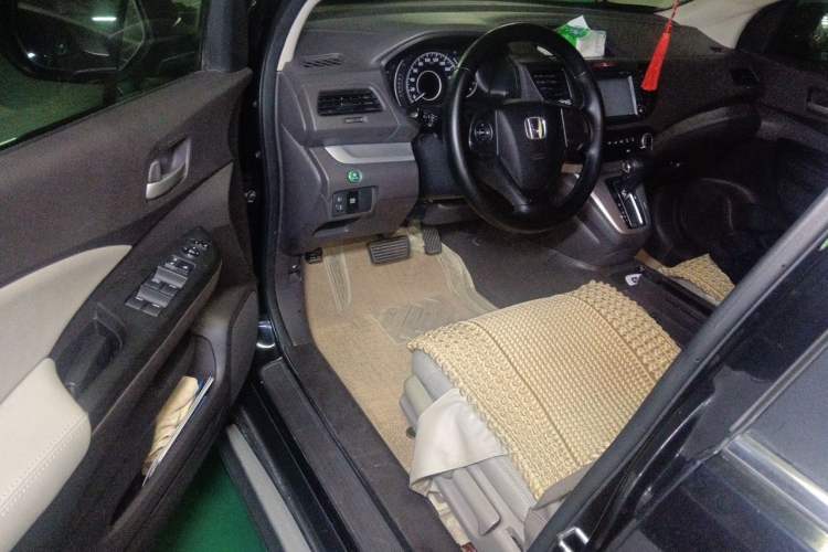 Used Honda CR-V 2012 2.0L two-wheel drive urban version Driver Seat