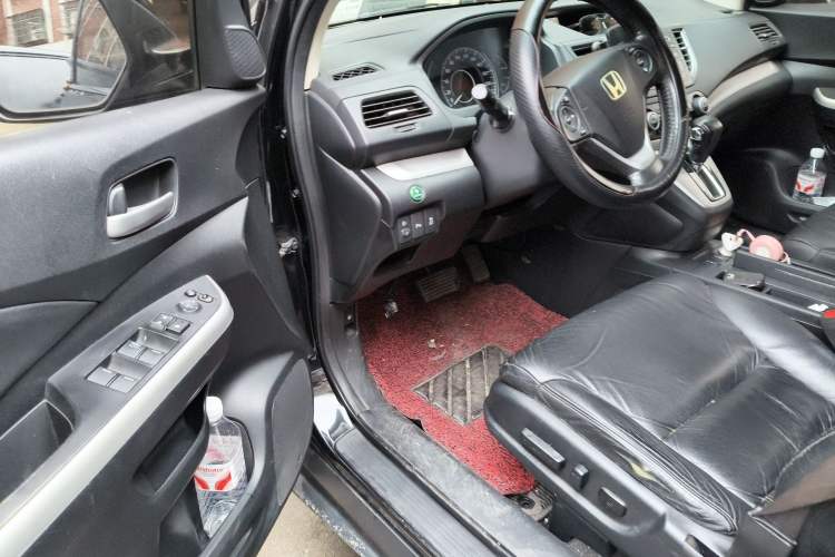 Used Honda CR-V 2012 2.4L four-wheel drive luxury version Driver Seat