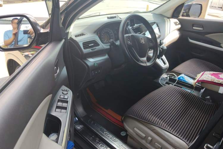Used Honda CR-V 2012 2.4L four-wheel drive luxury version Driver Seat