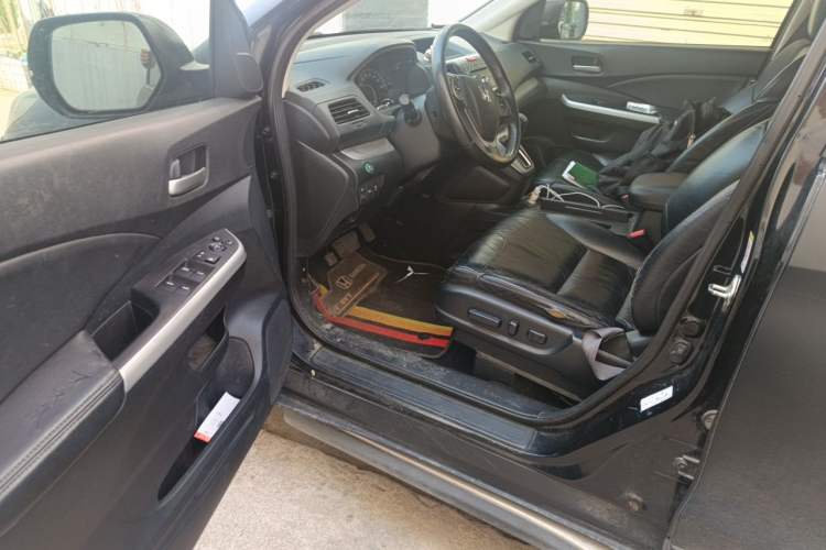 Used Honda CR-V 2012 2.4L four-wheel drive luxury version Driver Seat