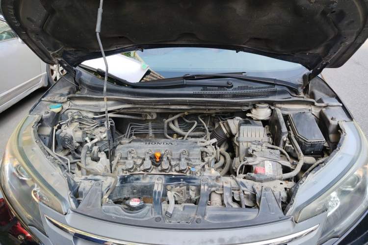 Used Honda CR-V 2012 2.0L two-wheel drive urban version Engine Bay