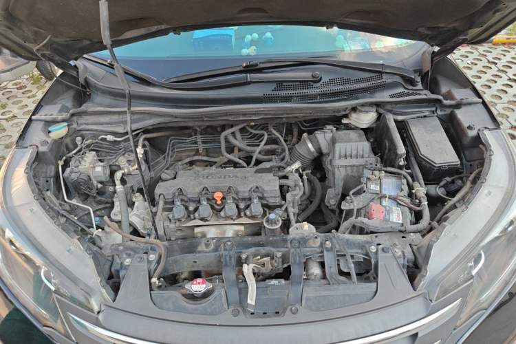 Used Honda CR-V 2012 2.0L two-wheel drive urban version Engine Bay