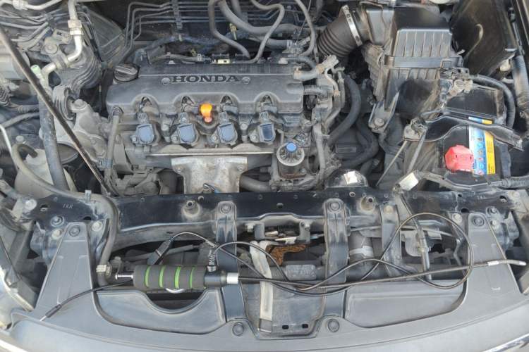 Used Honda CR-V 2012 2.0L two-wheel drive urban version Engine Bay