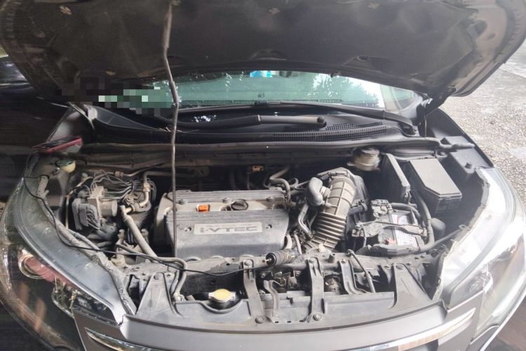 Used Honda CR-V 2012 2.4L four-wheel drive luxury version Engine Bay