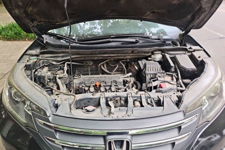 Used Honda CR-V 2012 2.0L two-wheel drive urban version Engine Bay
