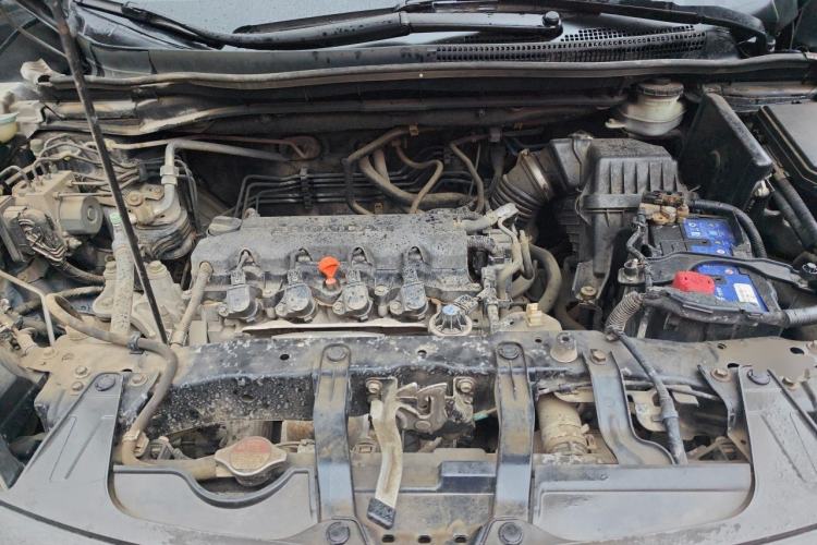 Used Honda CR-V 2012 2.0L two-wheel drive urban version Engine Bay